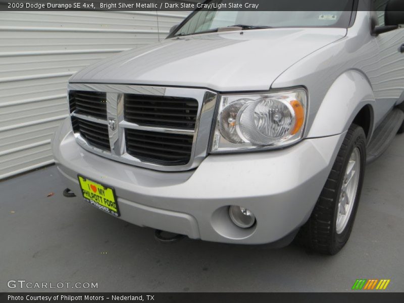 Bright Silver Metallic / Dark Slate Gray/Light Slate Gray 2009 Dodge Durango SE 4x4