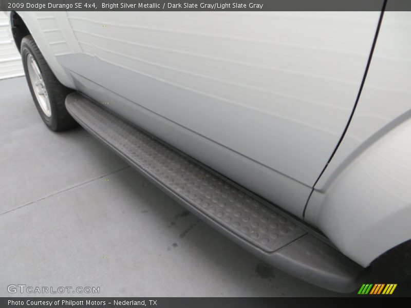Bright Silver Metallic / Dark Slate Gray/Light Slate Gray 2009 Dodge Durango SE 4x4
