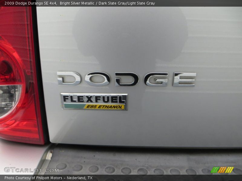 Bright Silver Metallic / Dark Slate Gray/Light Slate Gray 2009 Dodge Durango SE 4x4