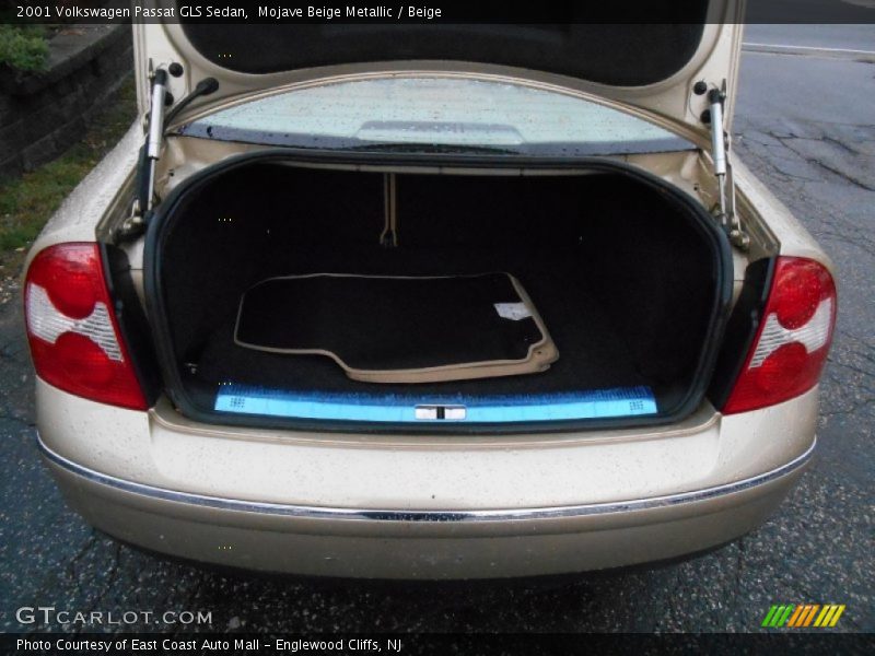 Mojave Beige Metallic / Beige 2001 Volkswagen Passat GLS Sedan