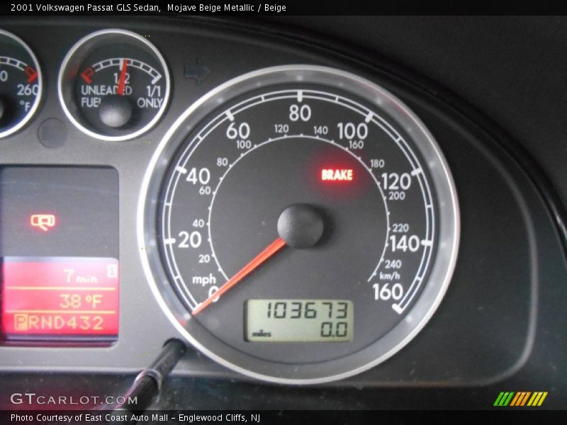 Mojave Beige Metallic / Beige 2001 Volkswagen Passat GLS Sedan
