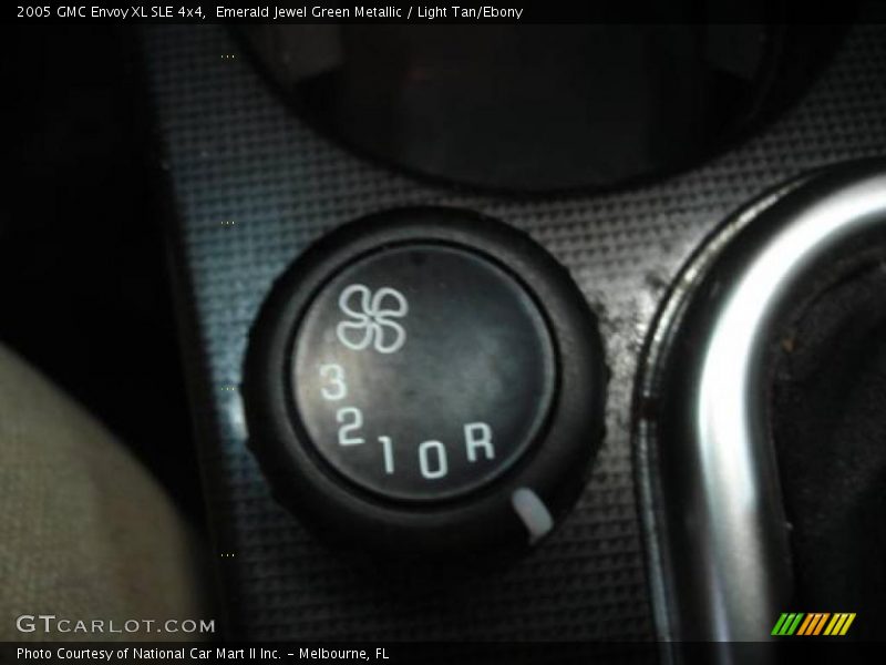 Emerald Jewel Green Metallic / Light Tan/Ebony 2005 GMC Envoy XL SLE 4x4