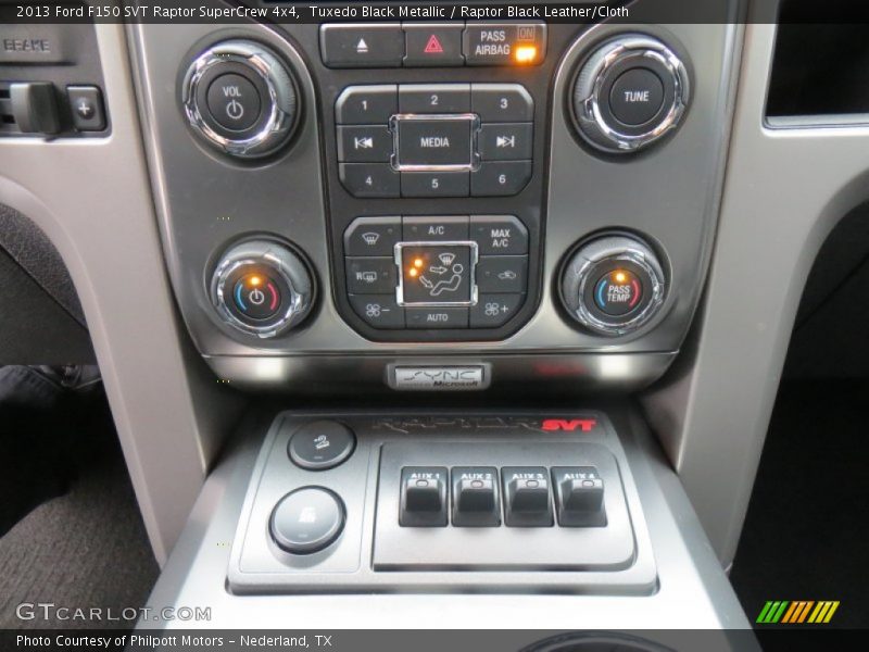 Tuxedo Black Metallic / Raptor Black Leather/Cloth 2013 Ford F150 SVT Raptor SuperCrew 4x4