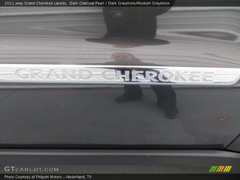 Dark Charcoal Pearl / Dark Graystone/Medium Graystone 2011 Jeep Grand Cherokee Laredo