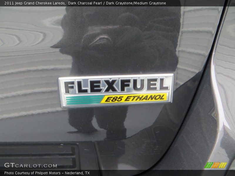 Dark Charcoal Pearl / Dark Graystone/Medium Graystone 2011 Jeep Grand Cherokee Laredo