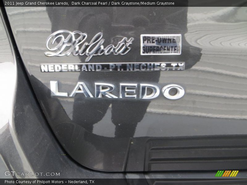 Dark Charcoal Pearl / Dark Graystone/Medium Graystone 2011 Jeep Grand Cherokee Laredo