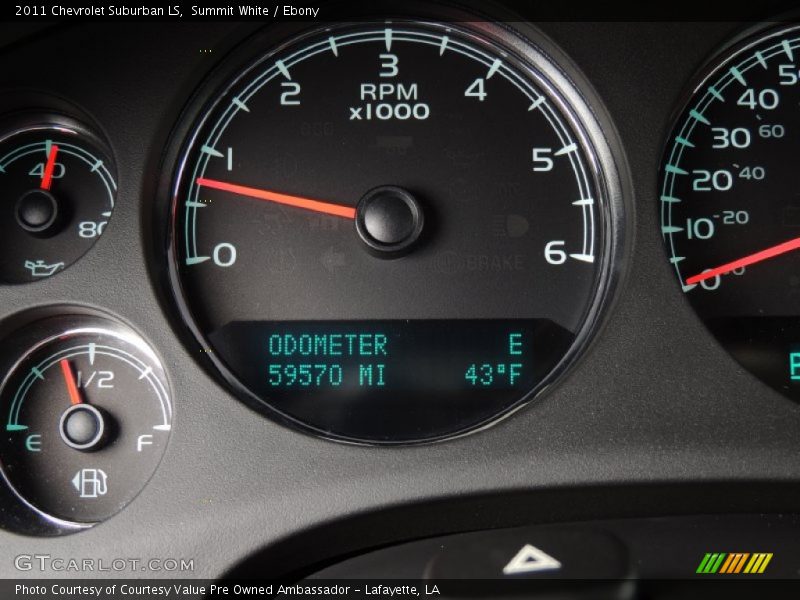 Summit White / Ebony 2011 Chevrolet Suburban LS