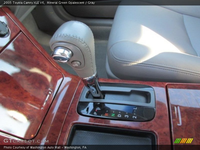 Mineral Green Opalescent / Gray 2005 Toyota Camry XLE V6
