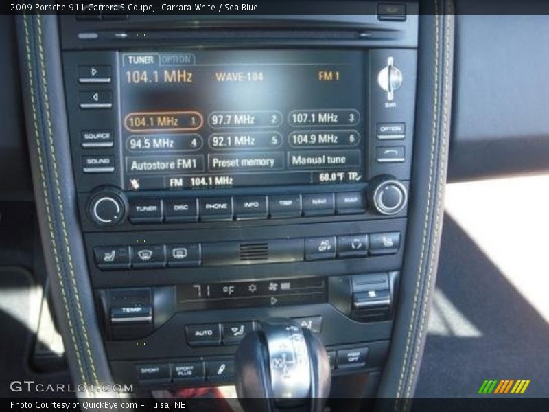 Controls of 2009 911 Carrera S Coupe