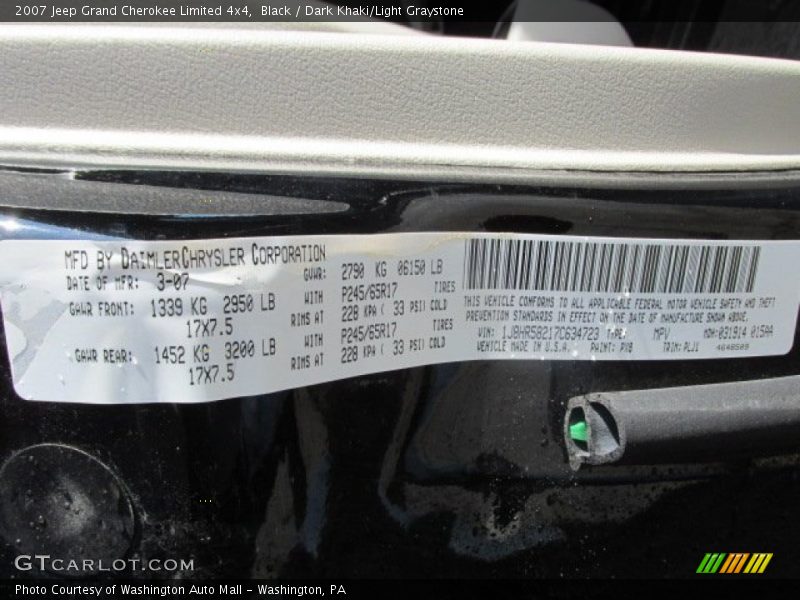 Black / Dark Khaki/Light Graystone 2007 Jeep Grand Cherokee Limited 4x4