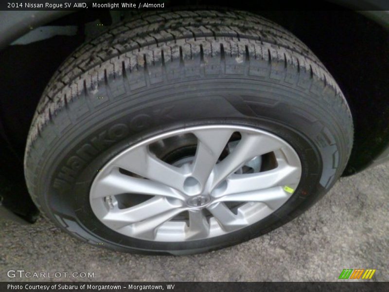 Moonlight White / Almond 2014 Nissan Rogue SV AWD
