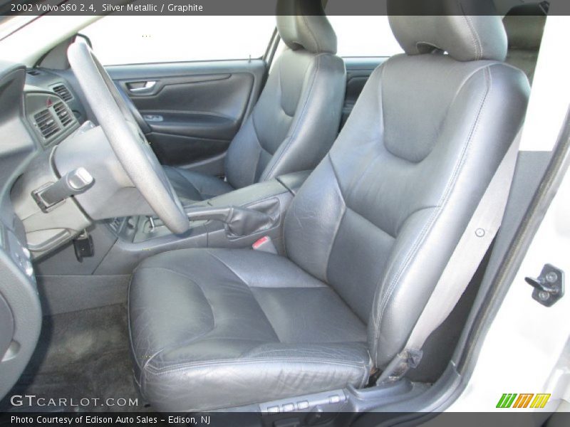 Front Seat of 2002 S60 2.4