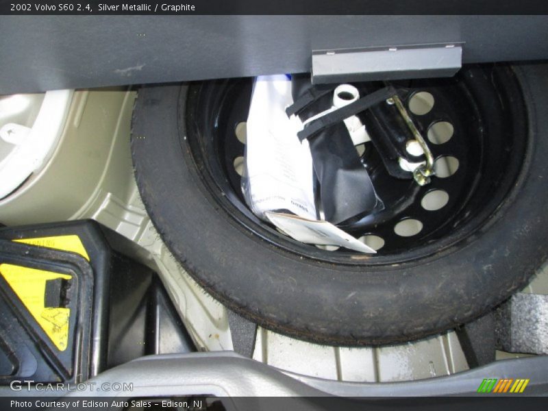 Silver Metallic / Graphite 2002 Volvo S60 2.4