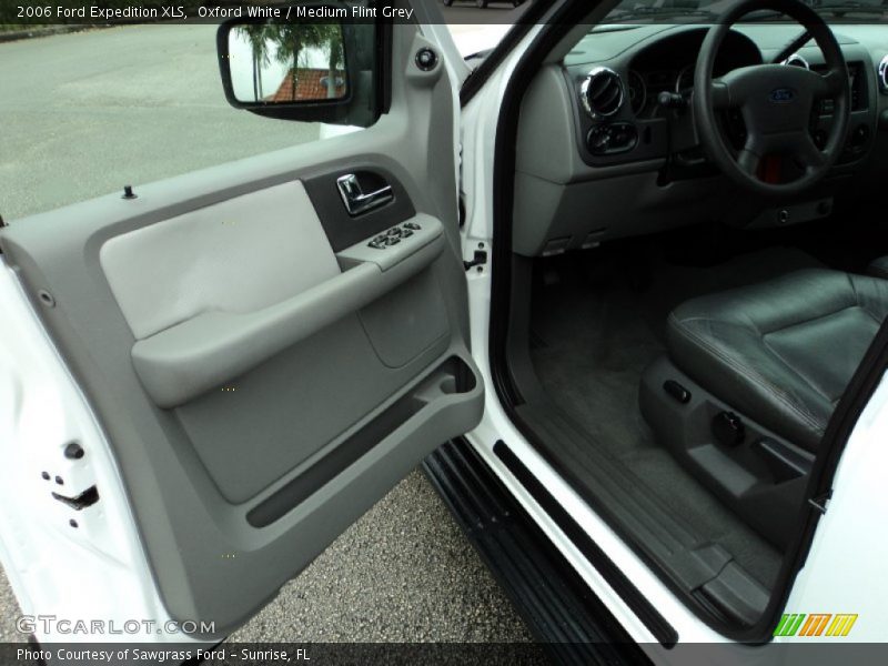 Oxford White / Medium Flint Grey 2006 Ford Expedition XLS