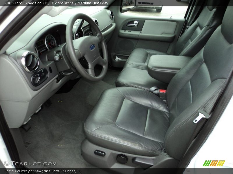  2006 Expedition XLS Medium Flint Grey Interior