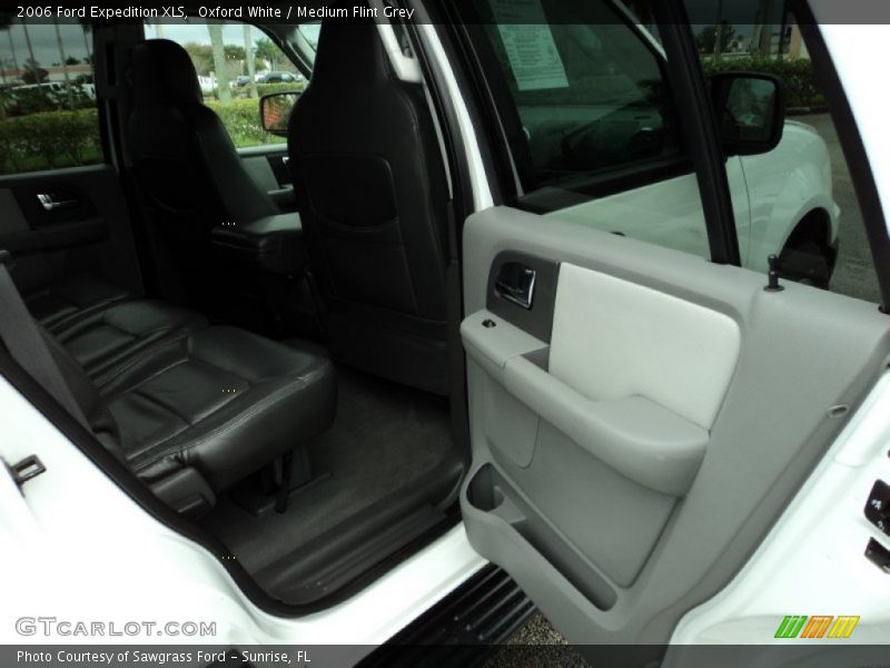 Oxford White / Medium Flint Grey 2006 Ford Expedition XLS