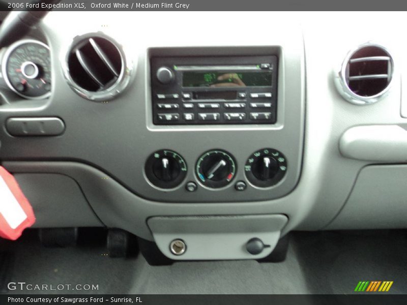 Oxford White / Medium Flint Grey 2006 Ford Expedition XLS