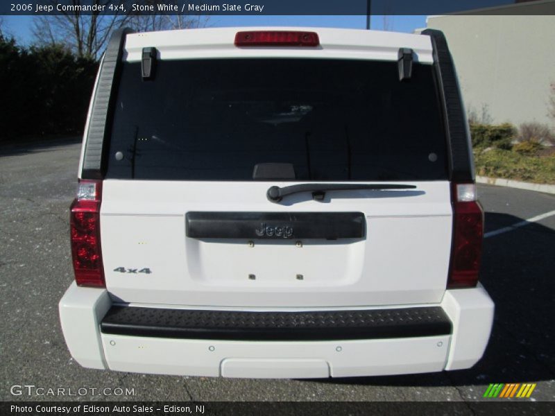 Stone White / Medium Slate Gray 2006 Jeep Commander 4x4