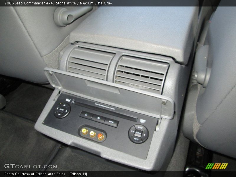Stone White / Medium Slate Gray 2006 Jeep Commander 4x4