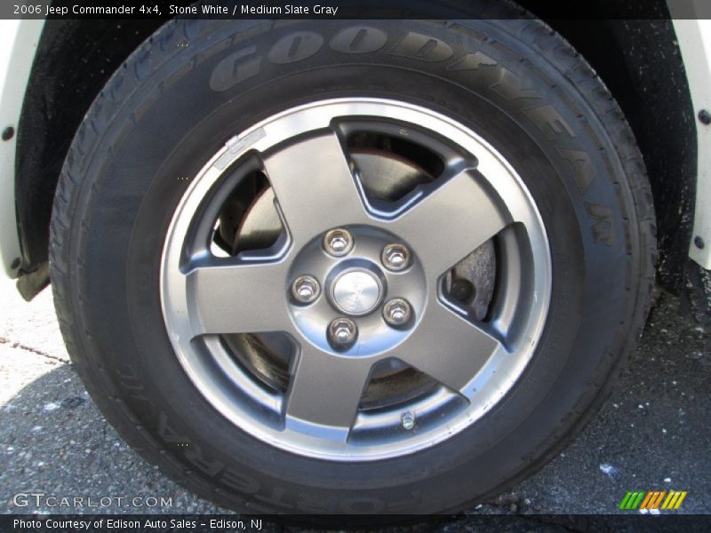 Stone White / Medium Slate Gray 2006 Jeep Commander 4x4
