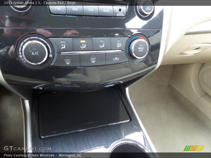 Cayenne Red / Beige 2013 Nissan Altima 2.5