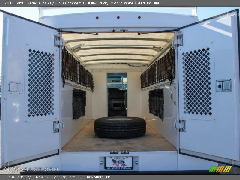 Oxford White / Medium Flint 2012 Ford E Series Cutaway E350 Commercial Utility Truck