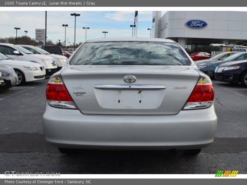 Lunar Mist Metallic / Gray 2005 Toyota Camry LE