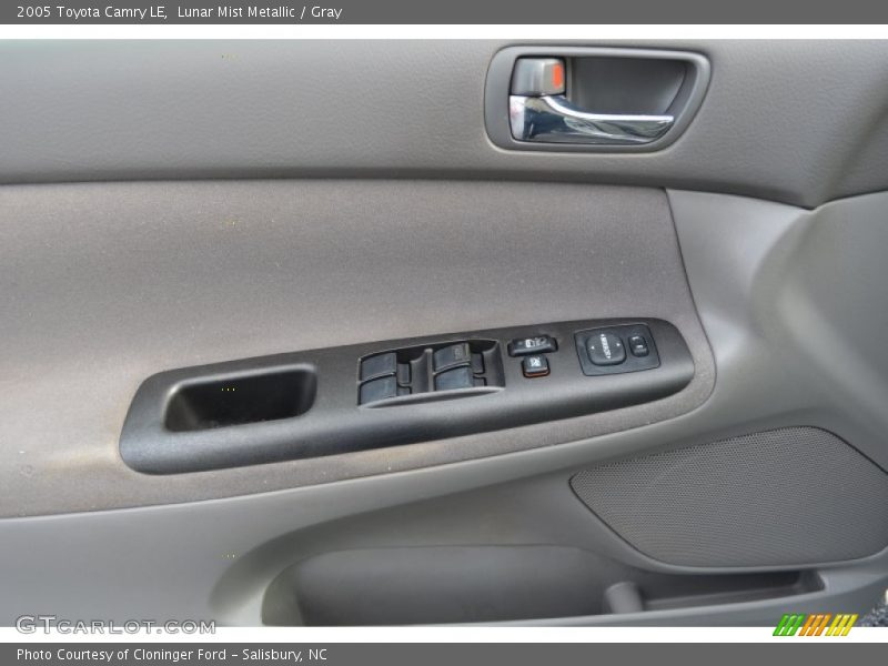 Lunar Mist Metallic / Gray 2005 Toyota Camry LE