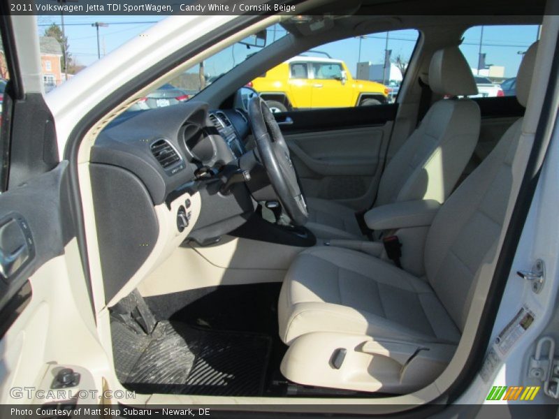 Candy White / Cornsilk Beige 2011 Volkswagen Jetta TDI SportWagen