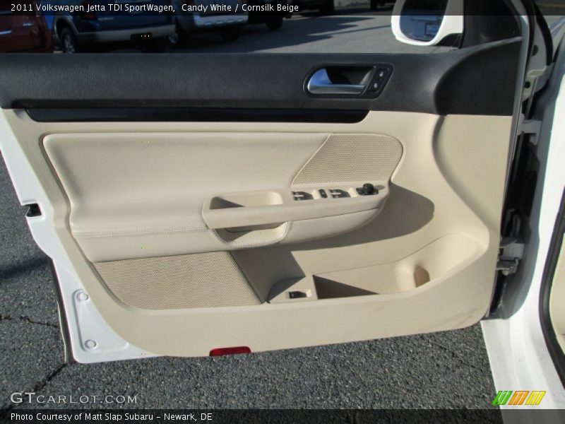 Candy White / Cornsilk Beige 2011 Volkswagen Jetta TDI SportWagen