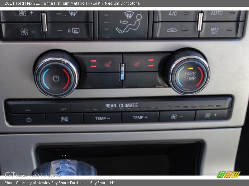 White Platinum Metallic Tri-Coat / Medium Light Stone 2011 Ford Flex SEL