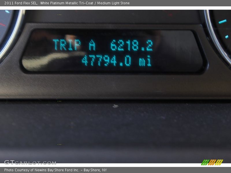 White Platinum Metallic Tri-Coat / Medium Light Stone 2011 Ford Flex SEL