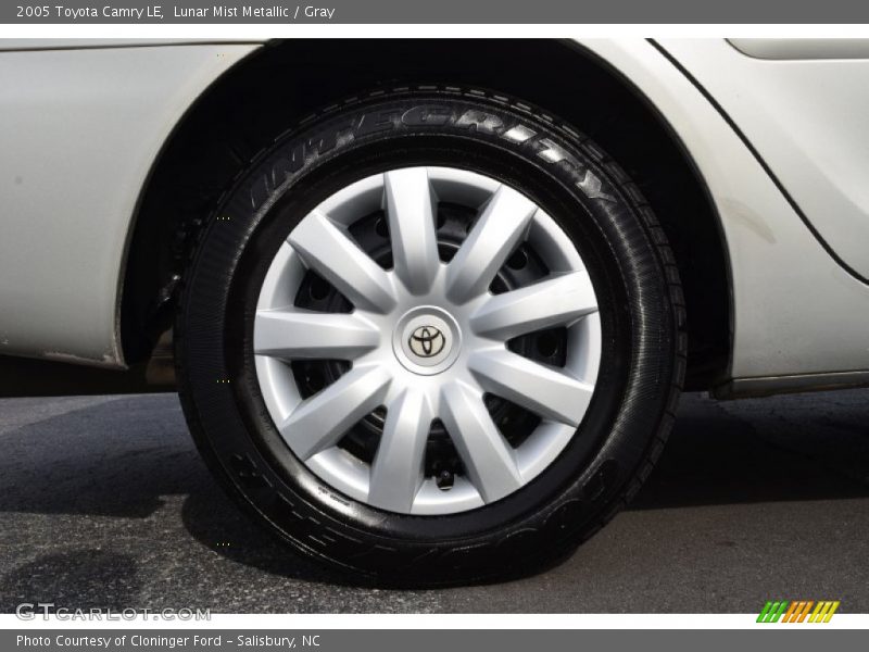 Lunar Mist Metallic / Gray 2005 Toyota Camry LE