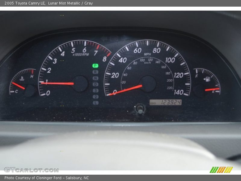 Lunar Mist Metallic / Gray 2005 Toyota Camry LE
