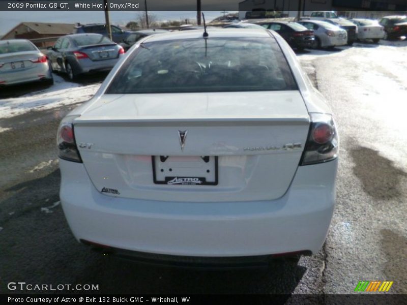 White Hot / Onyx/Red 2009 Pontiac G8 GT
