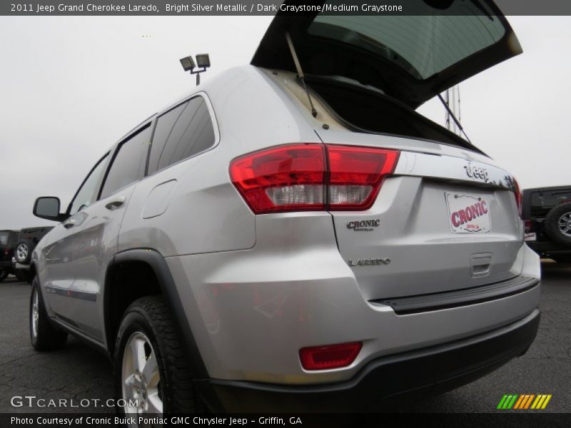 Bright Silver Metallic / Dark Graystone/Medium Graystone 2011 Jeep Grand Cherokee Laredo