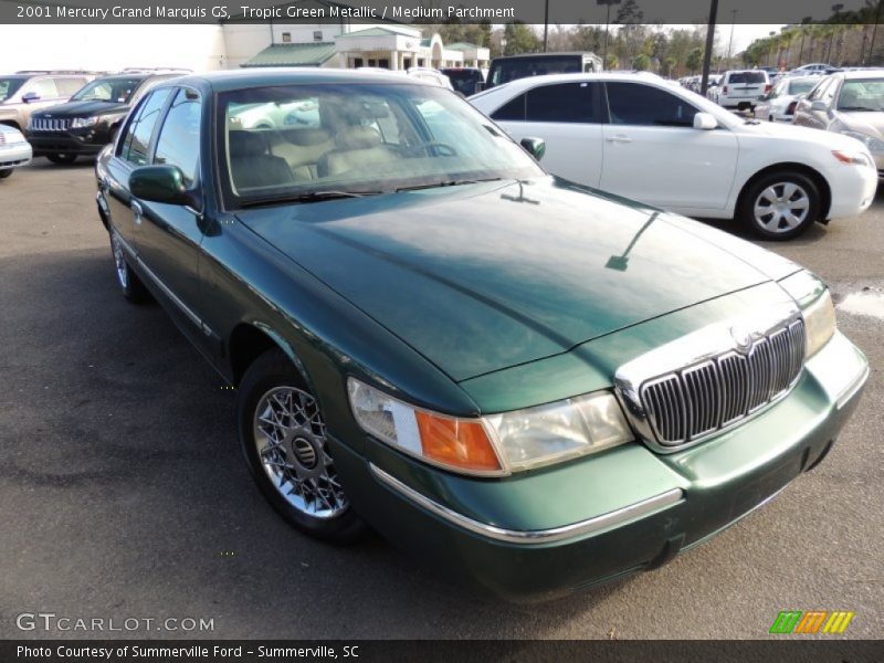 Front 3/4 View of 2001 Grand Marquis GS