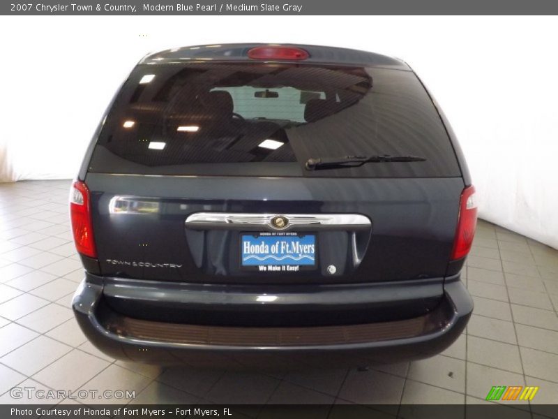 Modern Blue Pearl / Medium Slate Gray 2007 Chrysler Town & Country