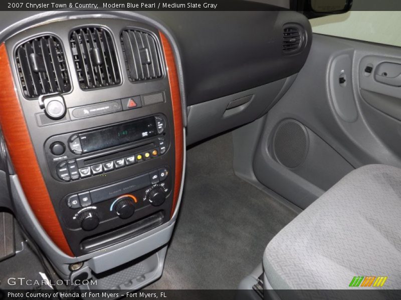Modern Blue Pearl / Medium Slate Gray 2007 Chrysler Town & Country