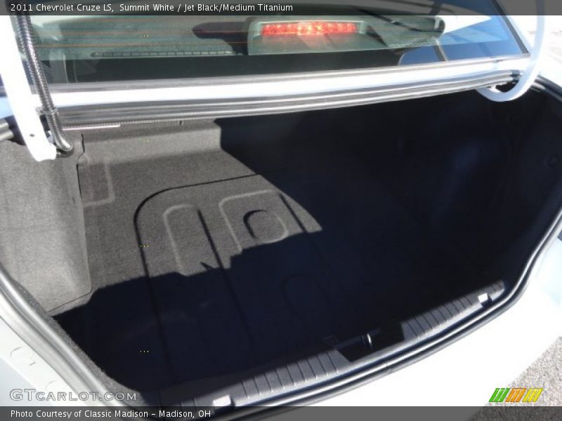Summit White / Jet Black/Medium Titanium 2011 Chevrolet Cruze LS
