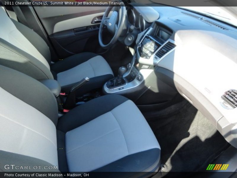 Summit White / Jet Black/Medium Titanium 2011 Chevrolet Cruze LS