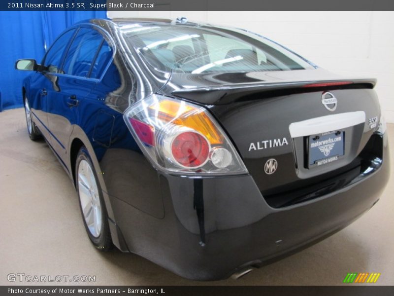 Super Black / Charcoal 2011 Nissan Altima 3.5 SR