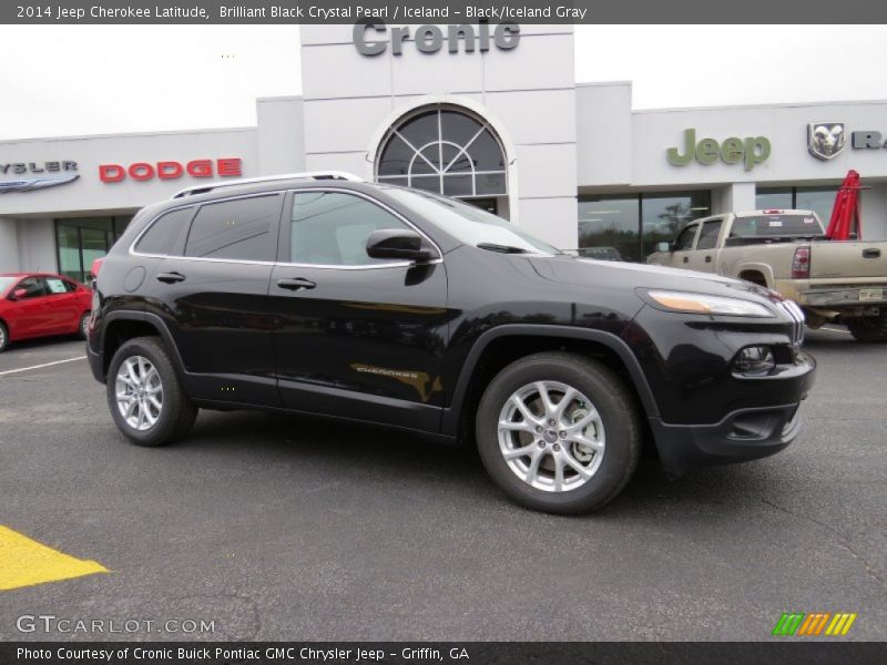 Brilliant Black Crystal Pearl / Iceland - Black/Iceland Gray 2014 Jeep Cherokee Latitude