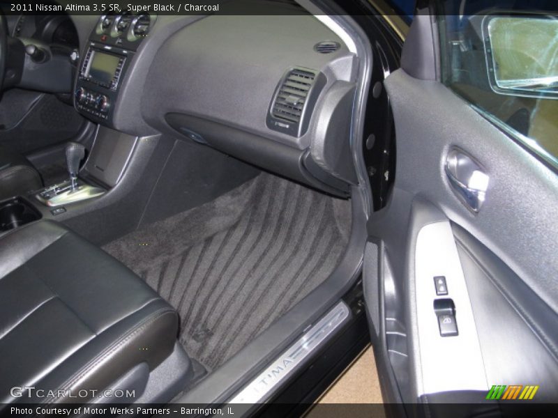 Super Black / Charcoal 2011 Nissan Altima 3.5 SR