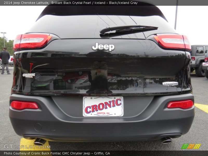 Brilliant Black Crystal Pearl / Iceland - Black/Iceland Gray 2014 Jeep Cherokee Latitude