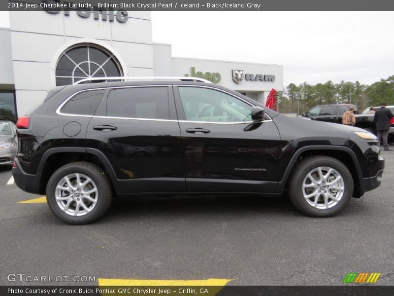 Brilliant Black Crystal Pearl / Iceland - Black/Iceland Gray 2014 Jeep Cherokee Latitude