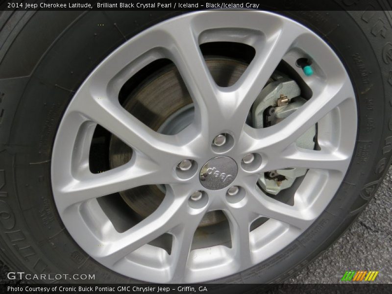 Brilliant Black Crystal Pearl / Iceland - Black/Iceland Gray 2014 Jeep Cherokee Latitude