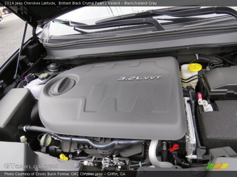 Brilliant Black Crystal Pearl / Iceland - Black/Iceland Gray 2014 Jeep Cherokee Latitude