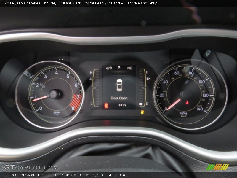 Brilliant Black Crystal Pearl / Iceland - Black/Iceland Gray 2014 Jeep Cherokee Latitude