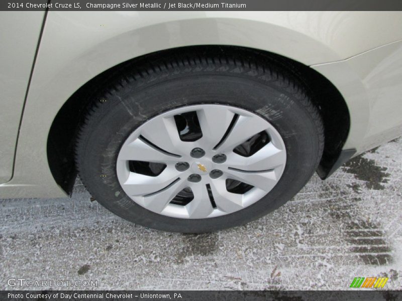 Champagne Silver Metallic / Jet Black/Medium Titanium 2014 Chevrolet Cruze LS